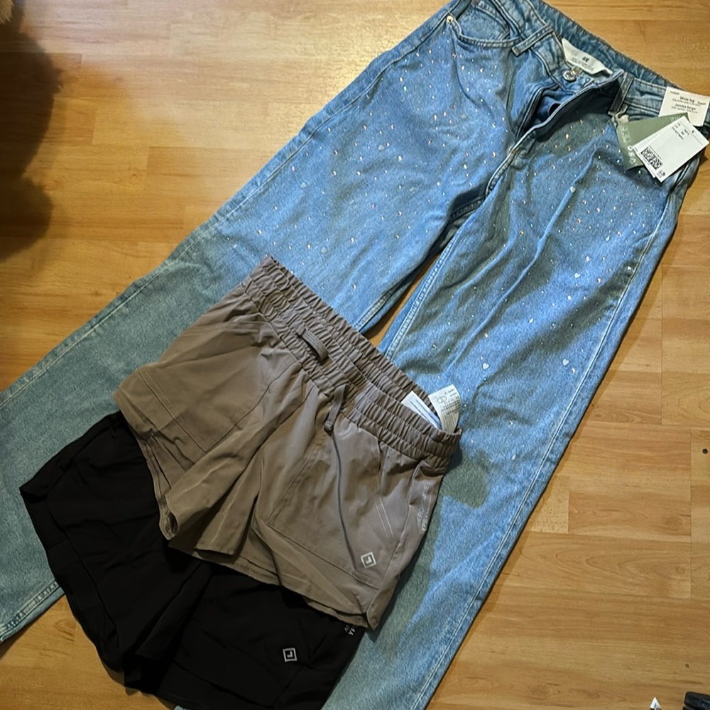 NWT H&M wide leg blue jeans 14 y o size 20 and 2 Abercrombie kids shorts 13/14